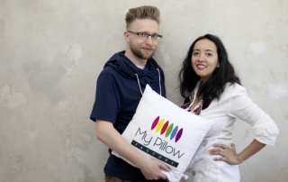 pillow factory1 320x202 - My Pillow Factory: Kissen als Kommunikationstool