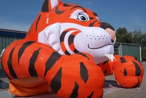 airpromotion essotiger 300x224 300x202 - Air promotion: 30 Jahre aufblasbare Werbung