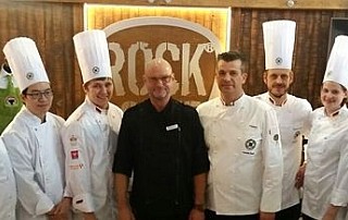 Nationalmannschaft Pressetext 320x202 - Karlowsky: Ausstatter der Koch-Nationalmannschaft