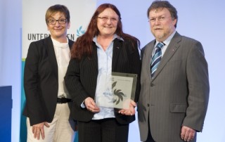 Kampmann urkunde 320x202 - Kampmann: Auszeichnung für gesellschaftliches Engagement