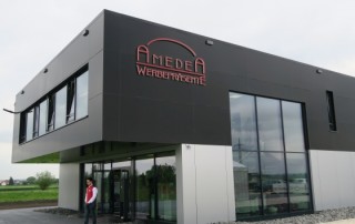 AmedeA 2016 09 320x202 - AmedeA: Einweihung und Hausmesse