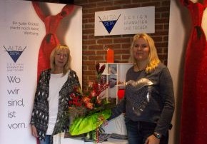 Claudi Karin Jubilaeum 290x202 - Alta Seta ehrt Mitarbeiterinnen