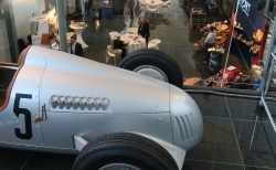 kuadrat 250x154 - |kuadra:t|: Historisches trifft Novitäten