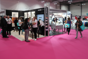 merchandiseworld v - Merchandise World: Erfolgreiche Septemberausgabe