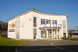 CDH Gebäude - CDH: Firmenanbau