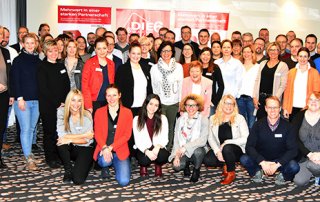 DIE6 Akademie 2019 Gruppenbild 580px 320x202 - DIE6-Akademie: Vertriebscoaching im Fokus