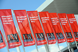 iaw messe fahnen - 29. IAW: Reges Interesse und Synergieeffekte
