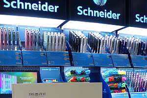 schneider marke 2019 2 - Schneider erneut „Marke des Jahrhunderts“