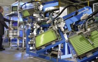 stabila wasserwagenproduktion 320x202 - 130 Jahre Stabila