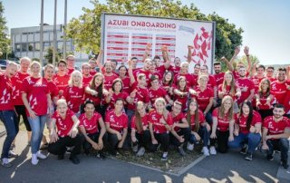 azubis flyeralarm 320x202 - Flyeralarm: Ausbildungsstart