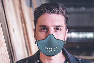 timothy barlin FGaknWvNbBk unsplash - koziol bringt Gesichtsmasken auf den Markt