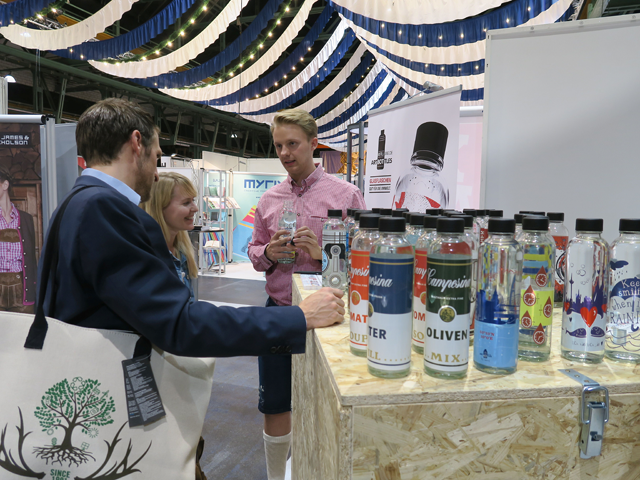 „Das Dirndl wird vom Mundschutz nicht verdrängt“ WerbeWiesn 29 - „Das Dirndl wird vom Mundschutz nicht verdrängt“