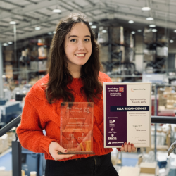 Listawood: Auszubildende geehrt ella regan dennis listawood - Listawood: Auszubildende geehrt