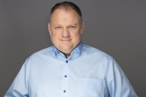 uwe schneider listawood - Listawood: Neuer Vertriebsleiter D-A-CH