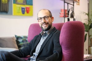 alex derosas cyberwear 300x200 - cyber-Wear: Neuer Branchenprofi an Bord