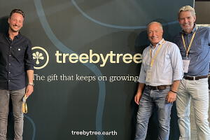 IMG 8558 2 300x200 - Bäume verschenken mit neuer Firma Treebytree