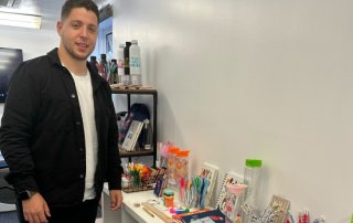 Merchr dandelew v 320x202 - Merchr: Neue Mitarbeitende