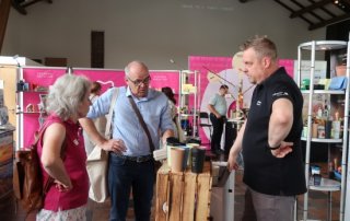 summersession 23 v 1 320x202 - Summer Session Tour: Gesellige Runde