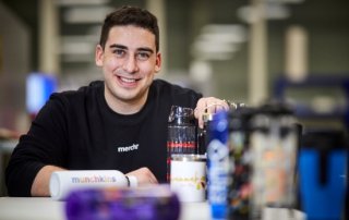 merchr neuemaschine 320x202 - Merchr: Investition in neue Maschinen