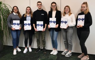 umaazubi 320x202 - uma-Auszubildende ist Landesbeste