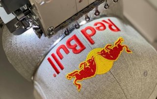 headwear v 320x202 - 50 Jahre Headwear Professionals: Business mit Köpfchen