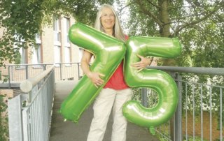 Gabriele Buehring 75 Portrait CMYK 320x202 - Gabriele Bühring: 75-jähriges Firmenjubiläum