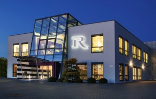 RIEDLE Firmengebaeude neu v 320x202 - Bags by Riedle: Neue Führungsriege