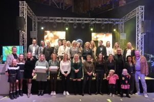 Ehrung - uma ehrt 22 Jubilare