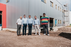 Jung: Richtfest für neue Lagerhalle jung 1 - Jung: Richtfest für neue Lagerhalle