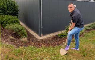 Proline Spatenstich online 320x202 - Spatenstich bei Proline