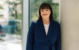 PEL innen Anzug blau quer 1 Lieblings 20250715 110 online 320x202 - „Es war eine sehr gute, sehr konzentrierte Messe“