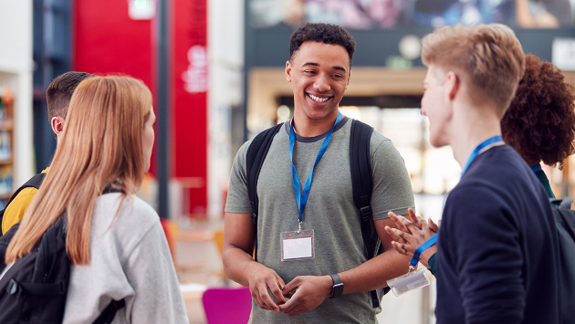 lanyards textbild gross - Von der Messe in den Alltag