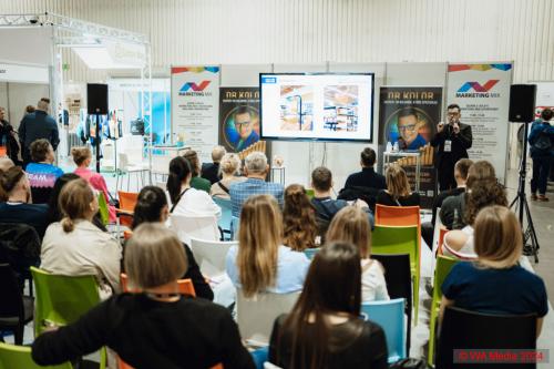 PromoShow2025 32 DCE - Promo Show: Quirlige Atmosphäre